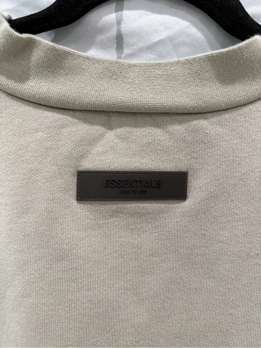 Essentials Unisex Beige V-Neck Sleeveless Pullover